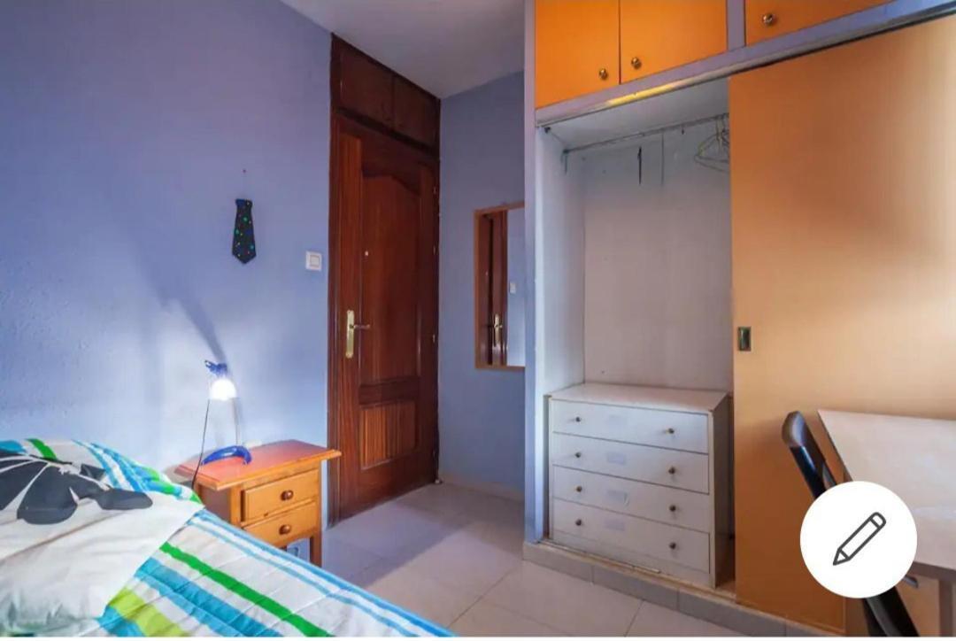 Piso Con Buena Red Wiffi Fibra Optica Alquiler De Habitaciones Sevilla Exterior foto